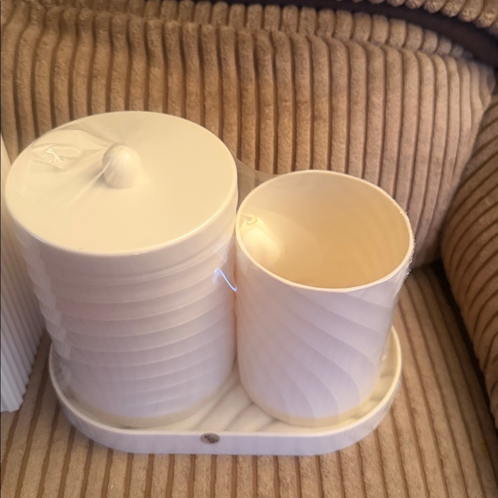 Target White Ceramic Ribbed Bath Accessory Set with Gold Pumps - Picture 3 of 3
